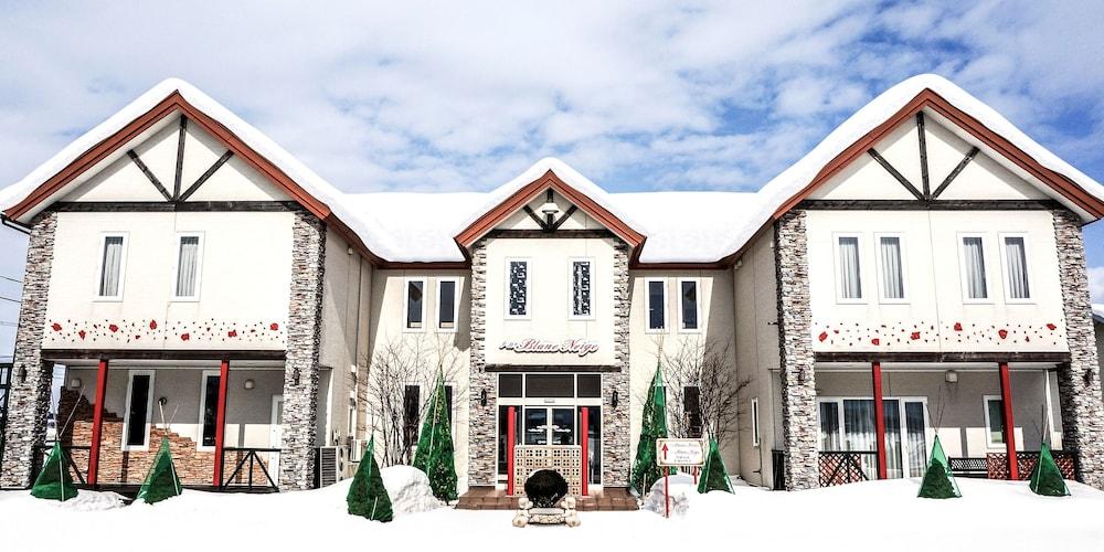 Petit Hotel Blaneneige Nakafurano Exterior photo