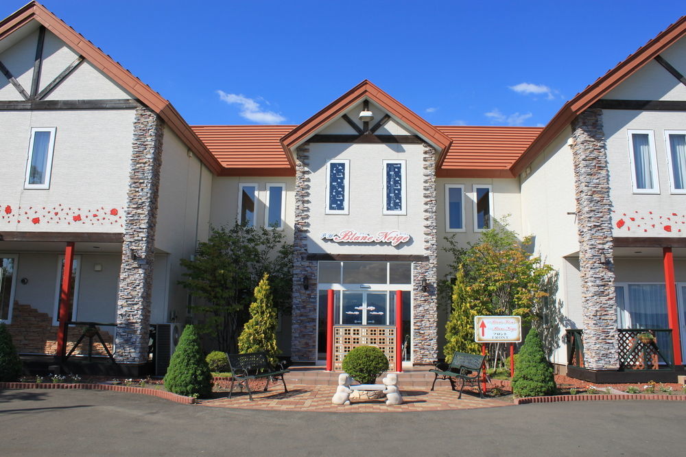 Petit Hotel Blaneneige Nakafurano Exterior photo